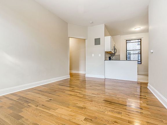 2nd image of 3058 34th St APT 2F