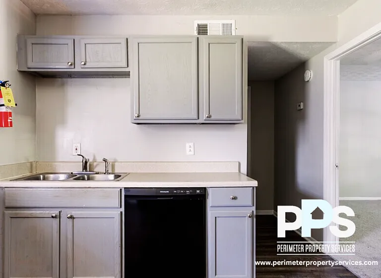 1126 Maple St #8 — Photo 3