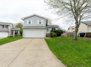 1315 Bancroft Dr, Bloomington, IL 61704