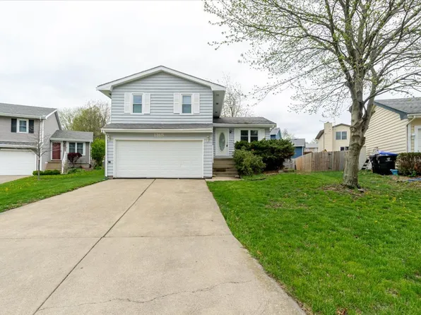 1315 Bancroft Dr, Bloomington, IL 61704