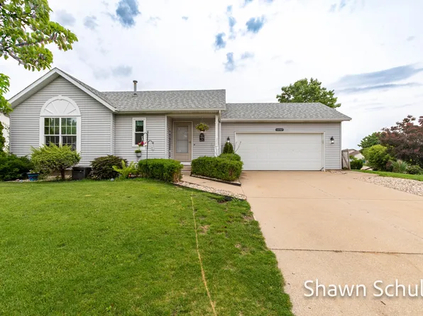 14307 Aspen Vale Dr, Holland, MI 49424