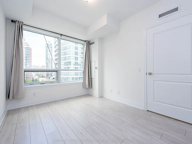 30 Elm Dr W #601 — Photo 21