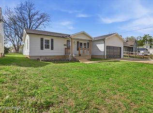 305 N Van Buren St, Versailles, MO 65084