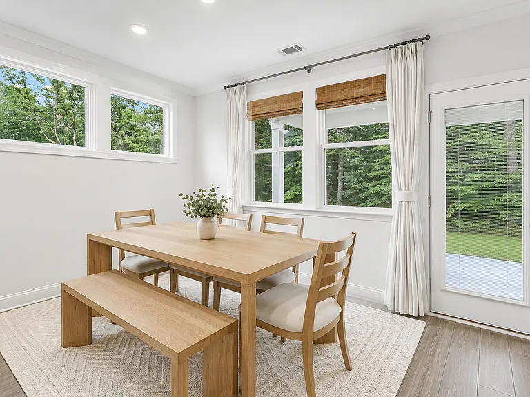 3453 Hillyard Dr — Photo 21