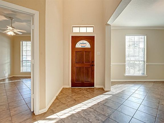 3rd image of 3718 Sunset Manor Ln