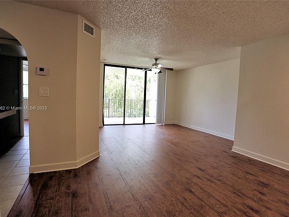 2nd image of 10115 W Sunrise Blvd APT 203