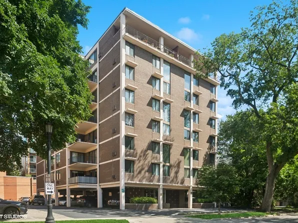 1111 Church St APT 307, Evanston, IL 60201