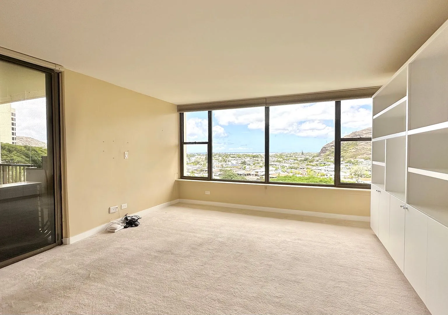 2 Bed/2 Bath - Heritage House (Hawaii Kai) Lanai, Ac, Washer/Dryer & Pet Friendly — Photo 1