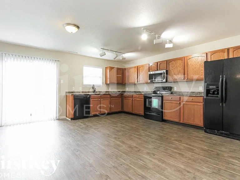 8655 Hopewell Ct — Photo 6