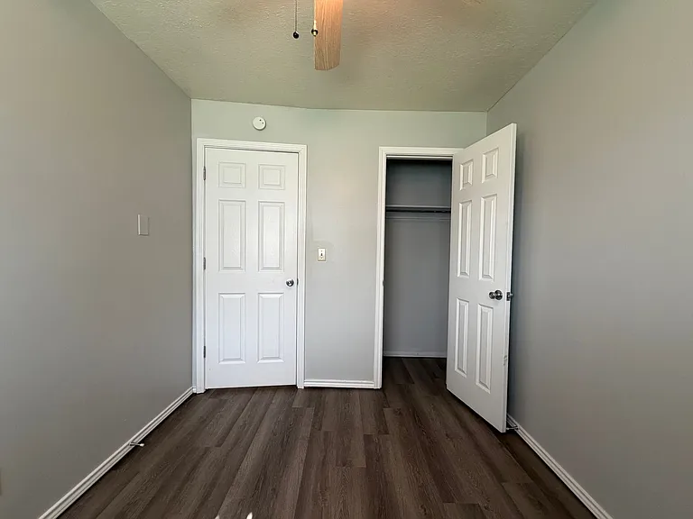 205 S Meadow Ln — Photo 12