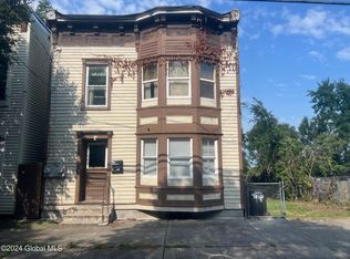321 9th St, Troy, NY 12180