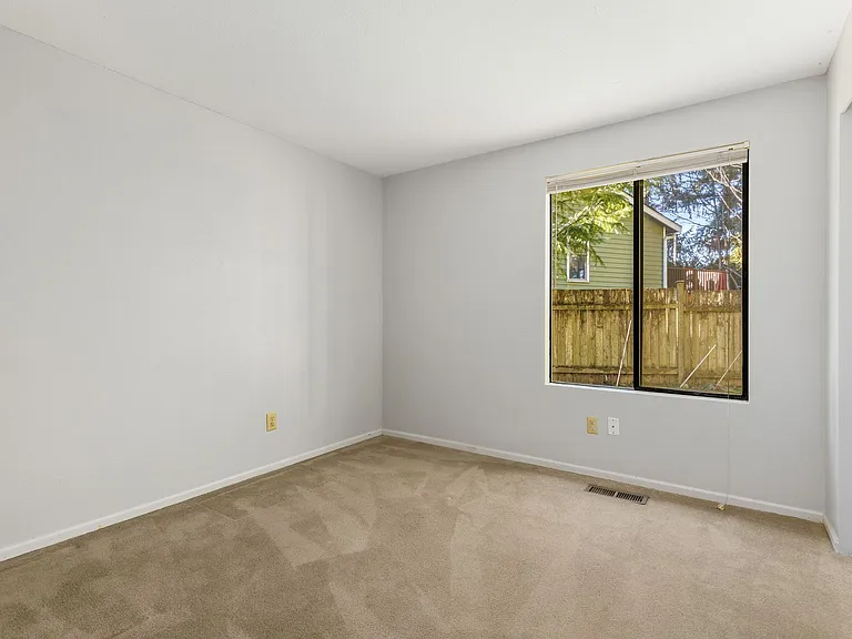 16702 NE 103rd Pl — Photo 7