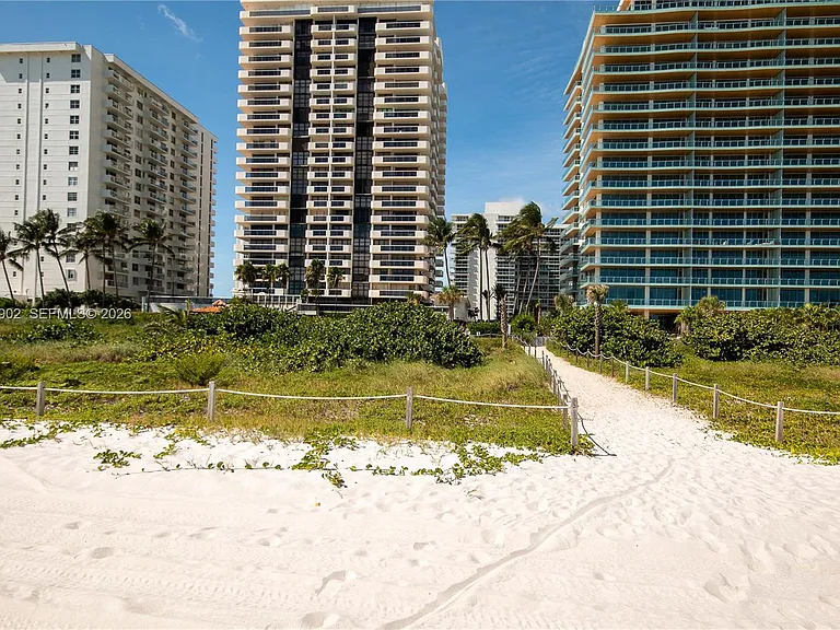 5757 Collins Ave #703 — Photo 32