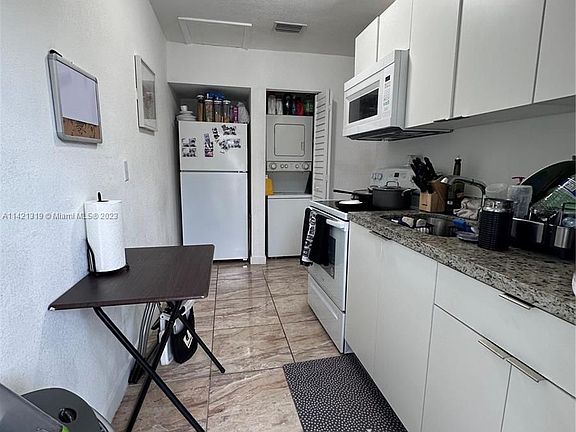 5th image of 1950 NW 32nd St #3