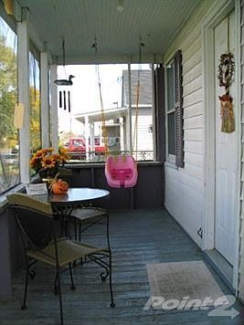 Screened Front Proch