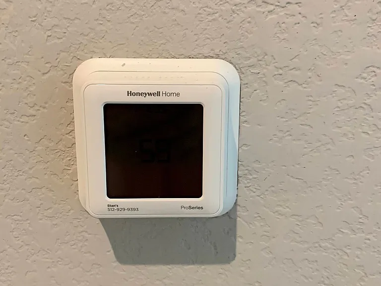 10717 Charger — Photo 18