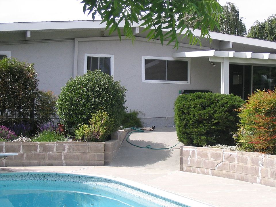 2nd image of 3548 Chablis Cir