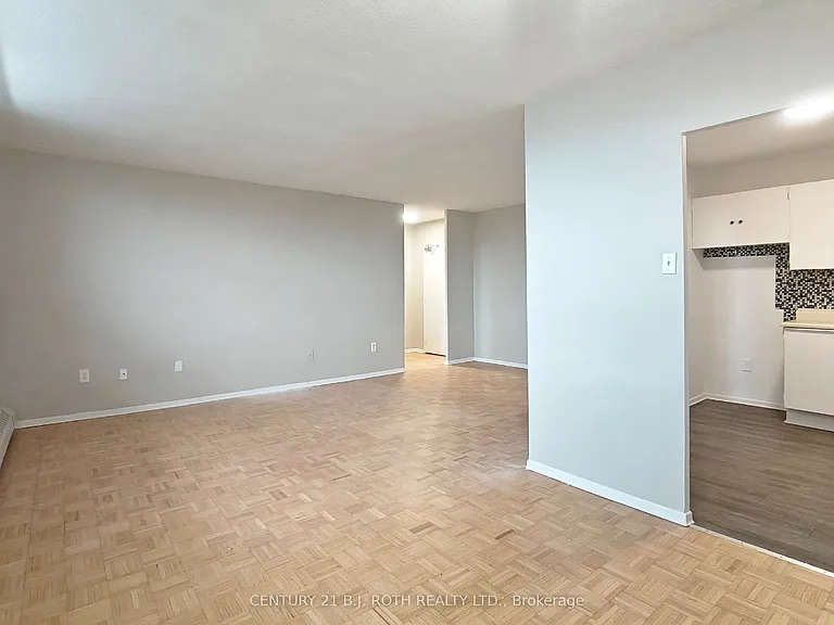 98 Holgate St #407 — Photo 4