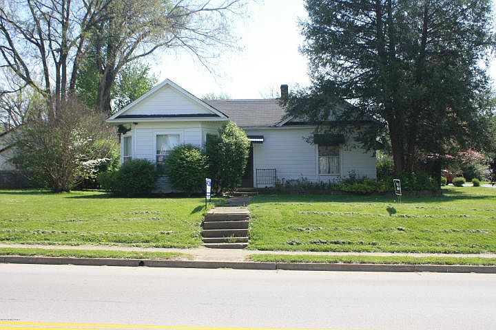 1st image of 211 S Lincoln Blvd