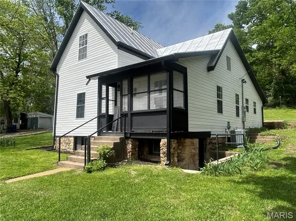621 W Osage St, Pacific, MO 63069