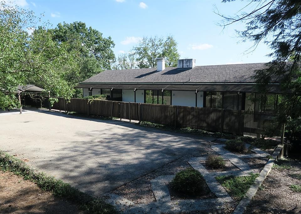 1st image of 2691 Grandin Pl