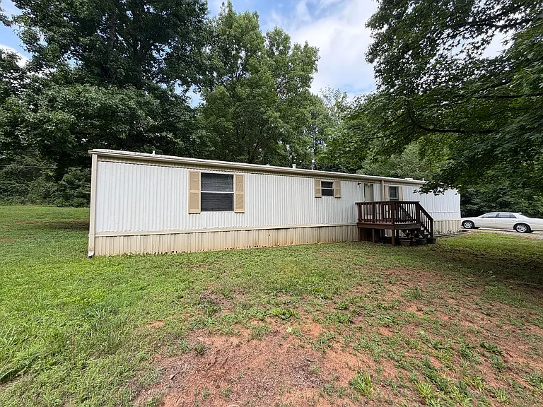 3245 Wilkesboro Hwy — Photo 2