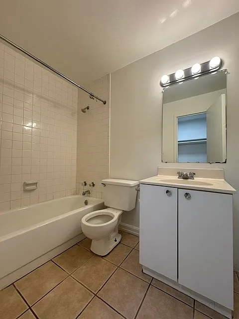 Studio, 401 sqft, $1,600 — Photo 4