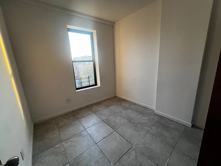 1711 Zerega Ave #2 — Photo 7