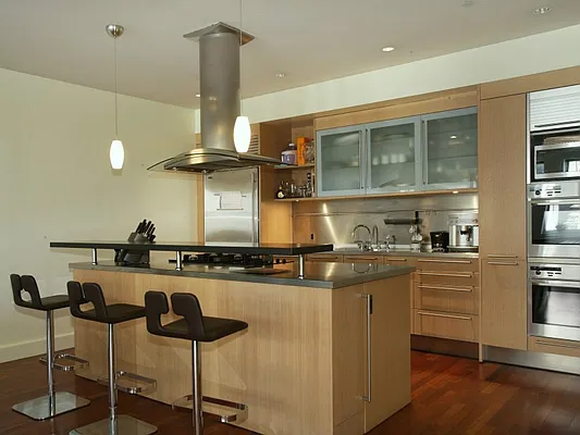 Sold by Sotheby's International Realty | media 3