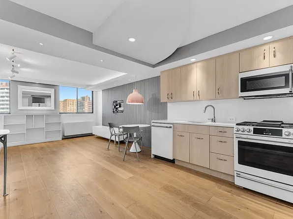 62-54 97th Pl #9M, Rego Park, NY 11374