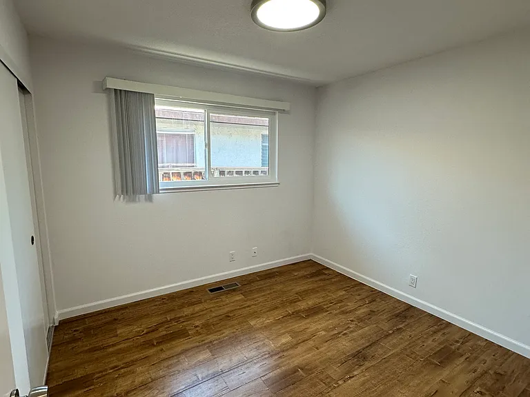 854 Bucknam Ave — Photo 7