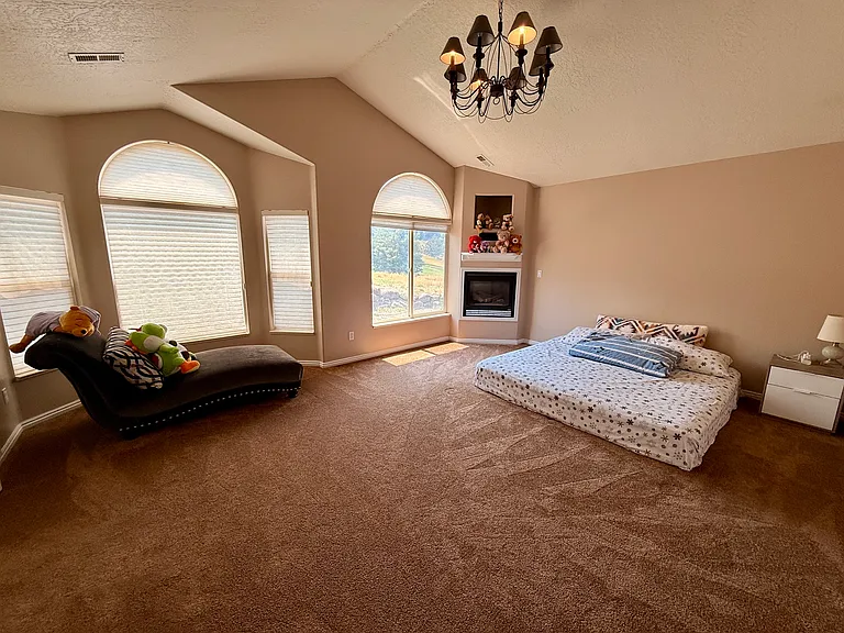 1090 E Fairway Dr — Photo 11