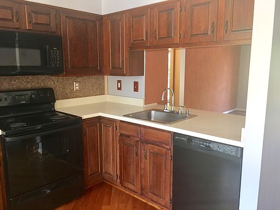 2nd image of 1429 Tarragon Ct