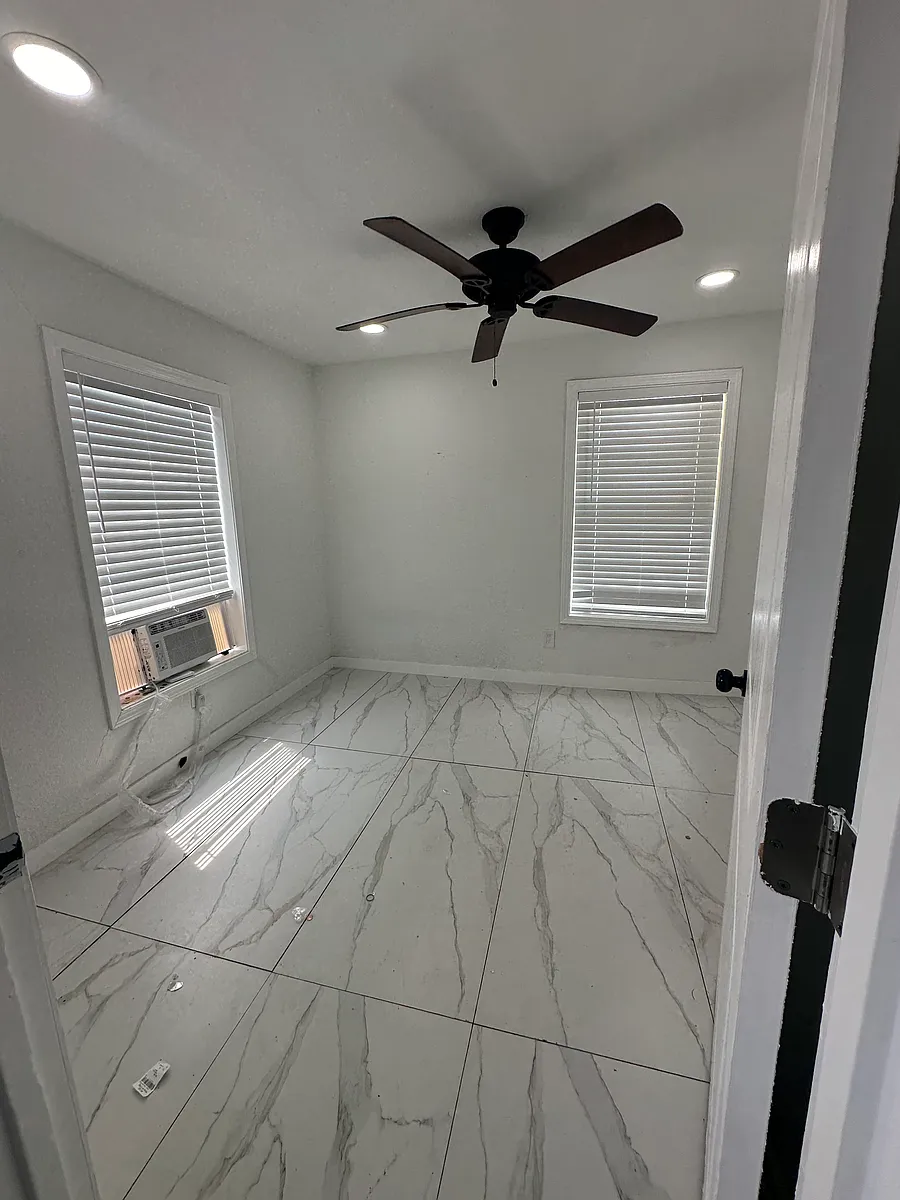 Building Photo - 4518 New Orleans St #4