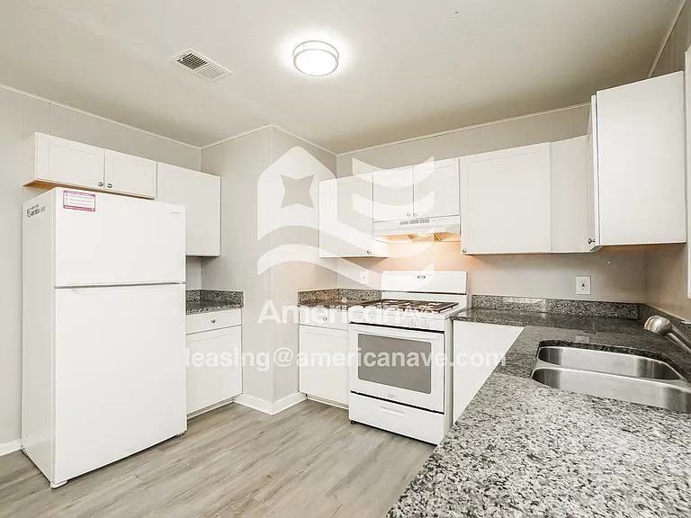 981198_006_kitchen_14285177.jpg