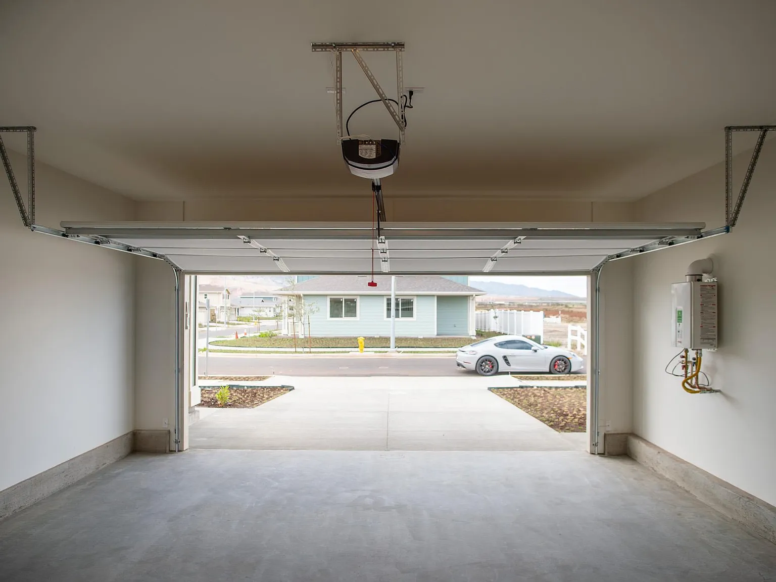 3 bed, 2.5 bath, 1663 sqft, $3,800 — Photo 4
