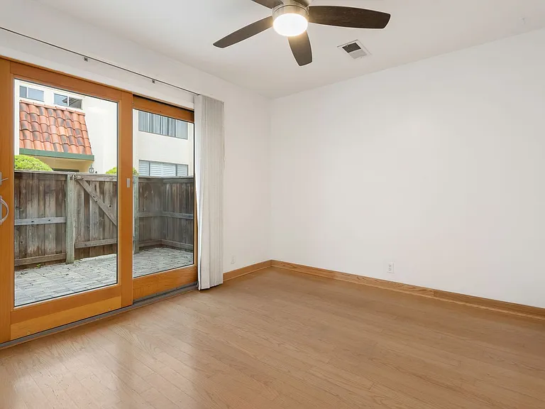 130 W Alamar Ave #3 — Photo 5