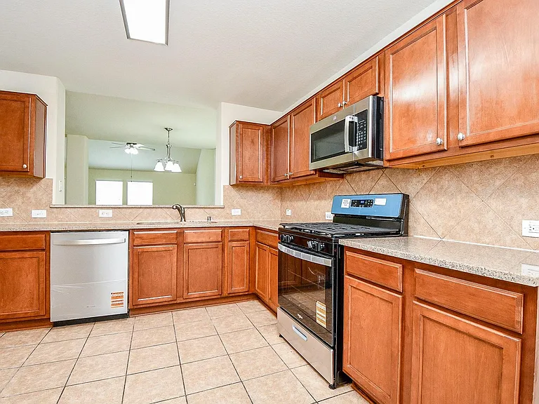 5327 Stonegate Dr — Photo 10