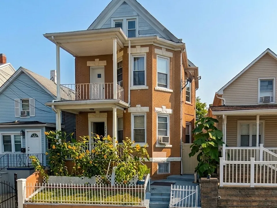 126 Gould Ave