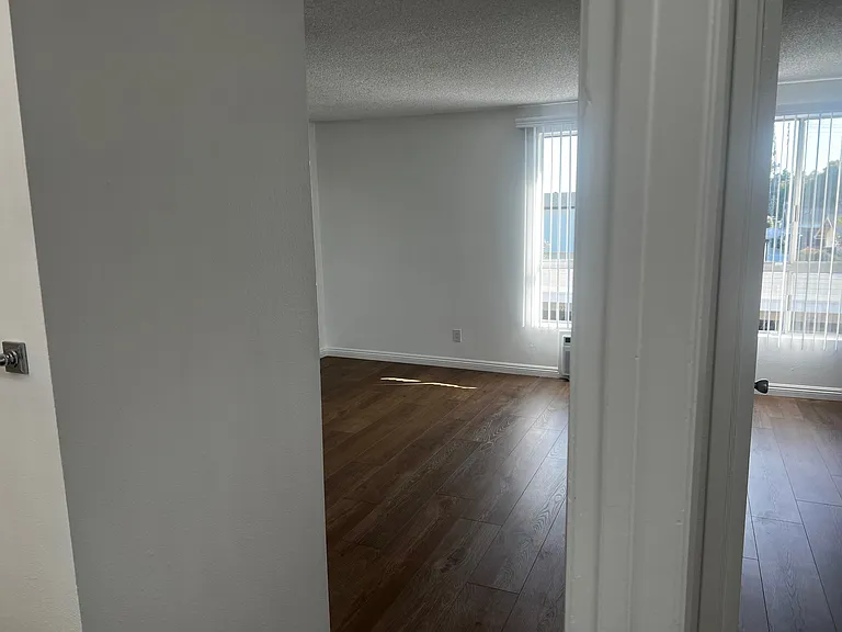 Beachwood Village Apartments — Photo 130