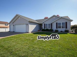 605 W Grove St, Long Grove, IA 52756