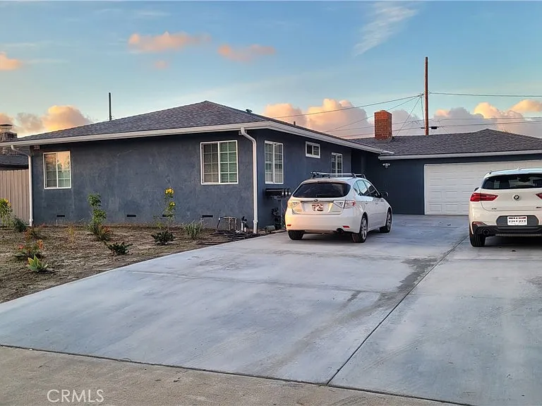 1605 E Santa Ana St — Photo 3