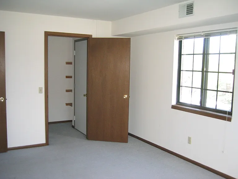 1616 Kenilworth Ct — Photo 11