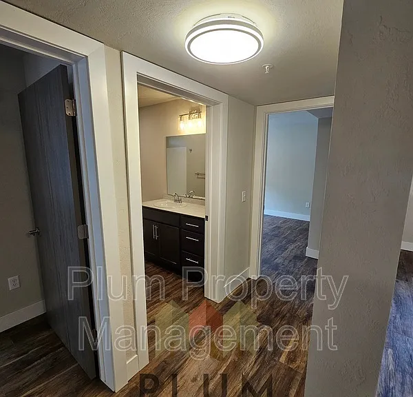 425 Michigan Ave #202 — Photo 17