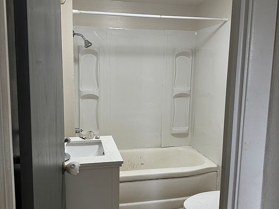 2nd image of 133 S Main St #1