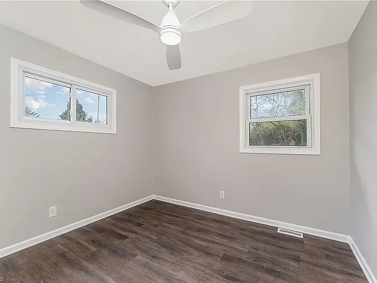 1304 Echo St — Photo 8