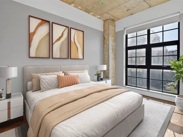 187 Kent Avenue 515 image 3 of 12