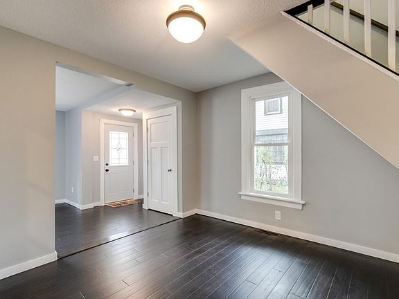 5th image of 1019 6th Ave S