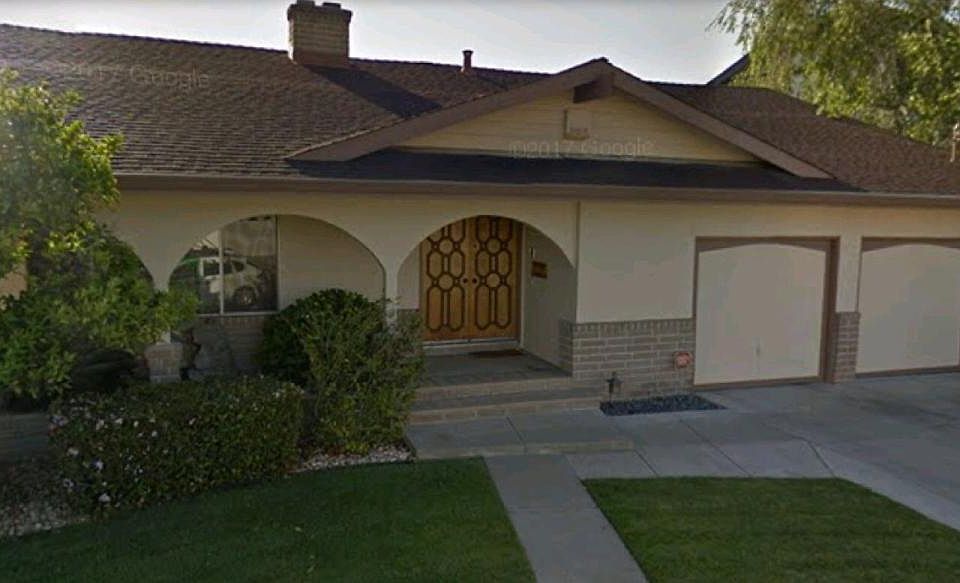 1st image of 8 W Lake Ct