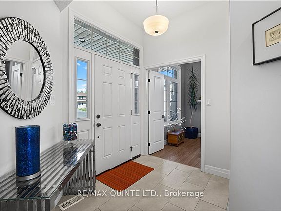 4th image of 6 Granby Ct